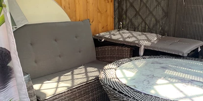 Monteurwohnung - Haßmersheim - Sitzecke überdacht - Ferienwohnung Groß