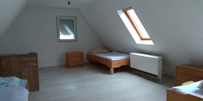 Monteurwohnung - Kusterdingen - Schlafzimmer - R K