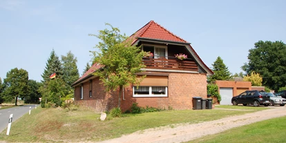 Monteurwohnung - Hund erlaubt - Flusslandschaft Elbe - Das Haus mit der Ferienwohnung. - Ferienwohnung-Bullendorf