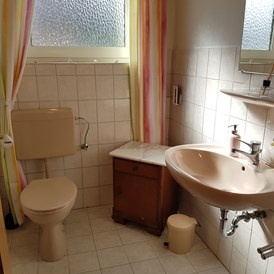 Monteurzimmer: kleines WC - Ferienhaus Ahlers