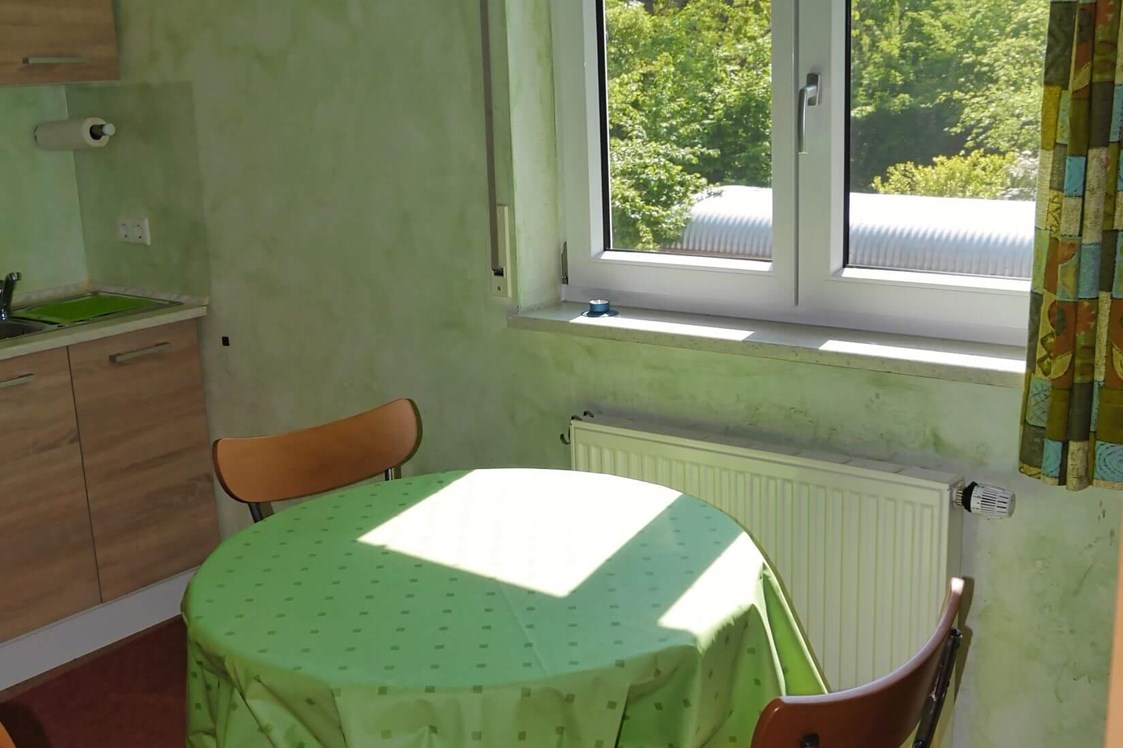 Monteurzimmer: Küche, Esstsch - Ruhe auf dem Land