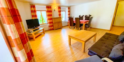 Monteurwohnung - PLZ 79312 (Deutschland) - das große Wohnzimmer mit Sat-TV - Frank-Georg Herr