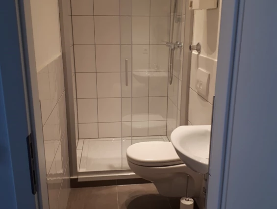 Monteurzimmer: Monteurzimmer/ Appartment / Wohnung 5 Schlafplätze Neu renoviert in Dortmund inkl.Frühstück