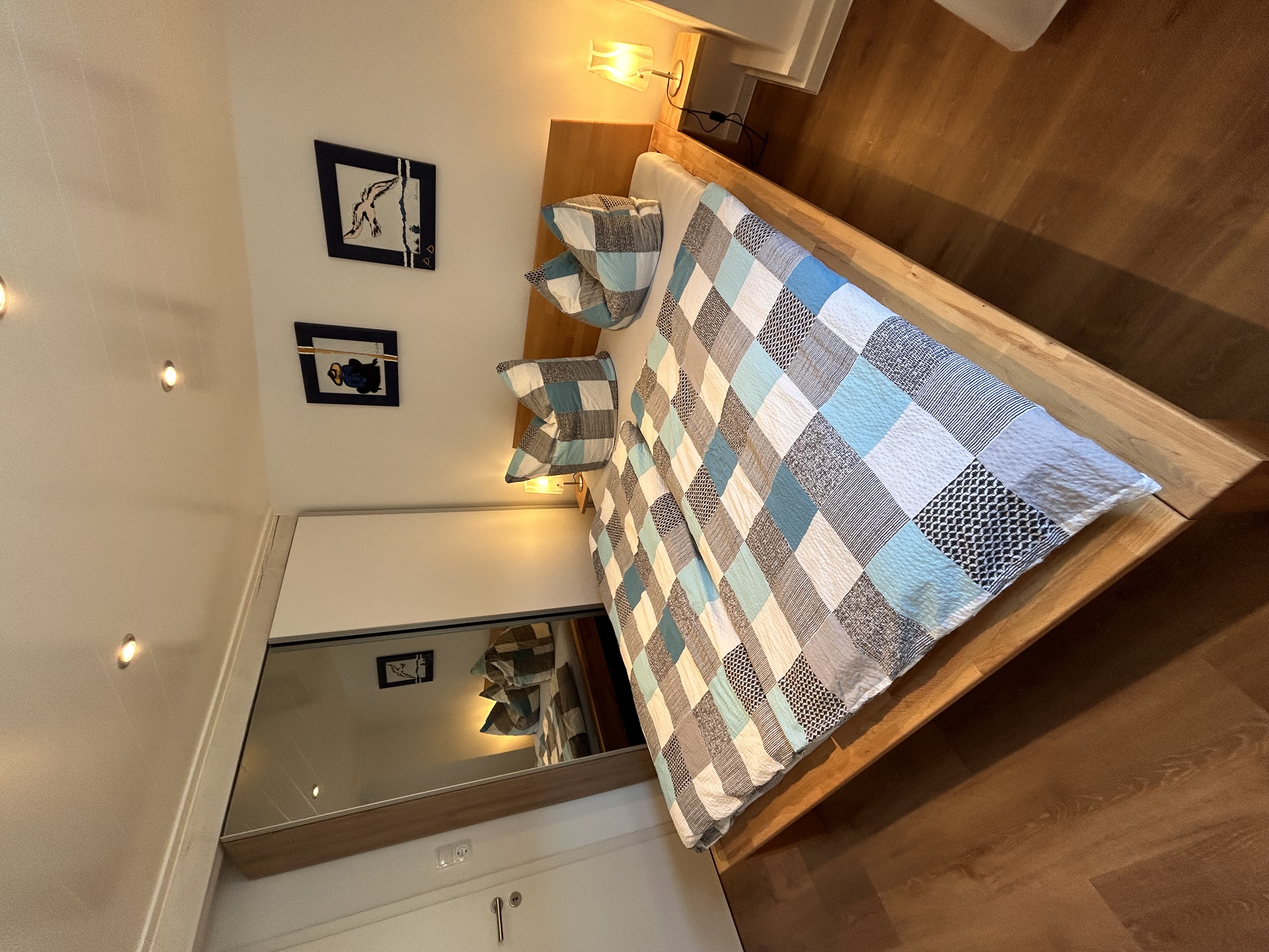 Monteurzimmer: Schlafzimmer 1 mit 160*200 cm Bett  - Fewo Nestblick 