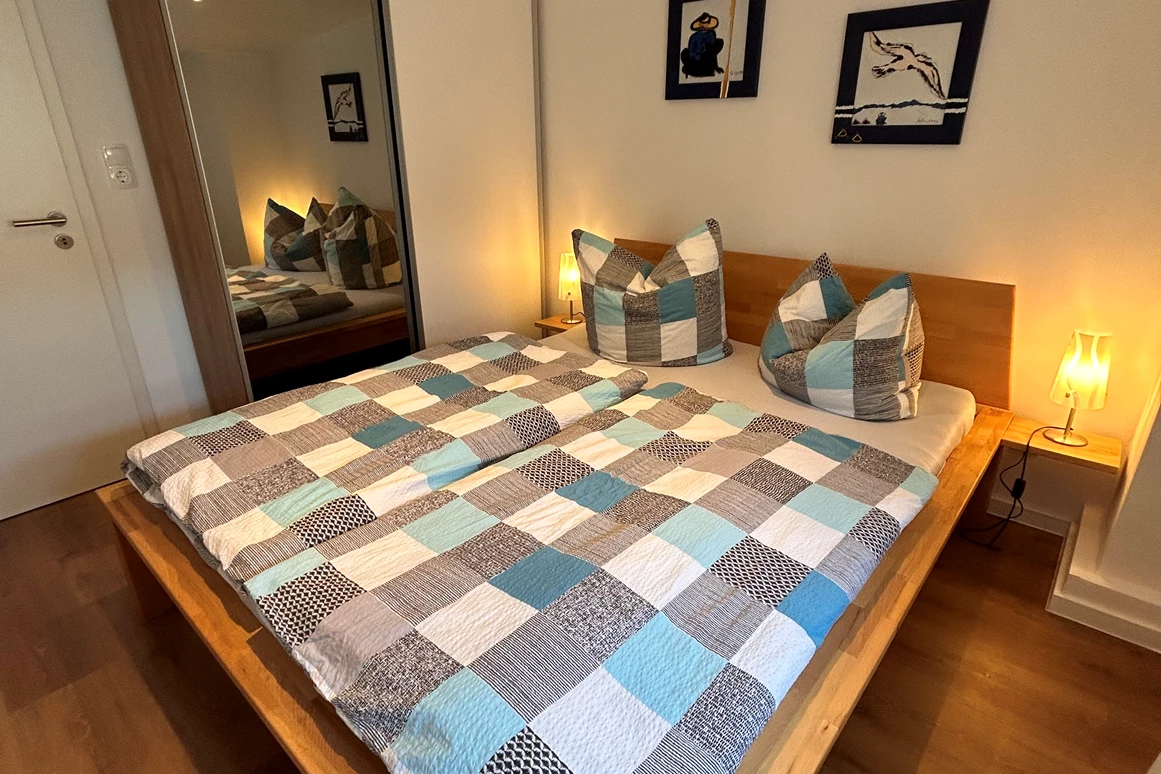 Monteurzimmer: Schlafzimmer 1 mit 160*200 cm Bett  - Fewo Nestblick
