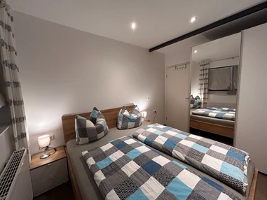 Monteurzimmer: Schlafzimmer  - Ferienwohnung Hofblick