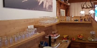 Monteurwohnung - Parkplatz: eigener Parkplatz vorhanden - Österreich - Frühstück Buffet - Alpenland B&B