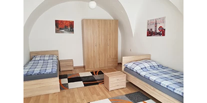 Monteurwohnung - Parkplatz: eigener Parkplatz vorhanden - Österreich - Schlafzimmer Wohnung Nr. 4 - Monteurunterkunft Ronner