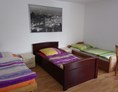 Monteurzimmer: Mehrbettzimmer mit Einzelbetten - Wohnung