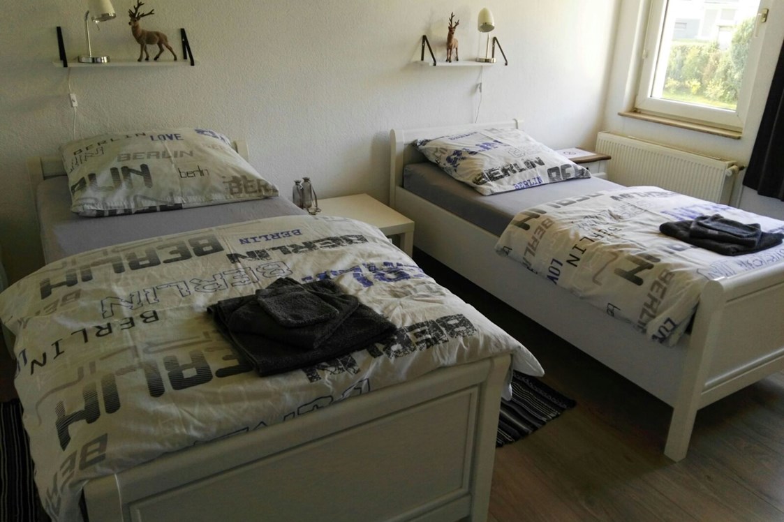 Monteurzimmer: Schlafzimmer mit Einzelbetten - Monteurzimmer Wassenberg