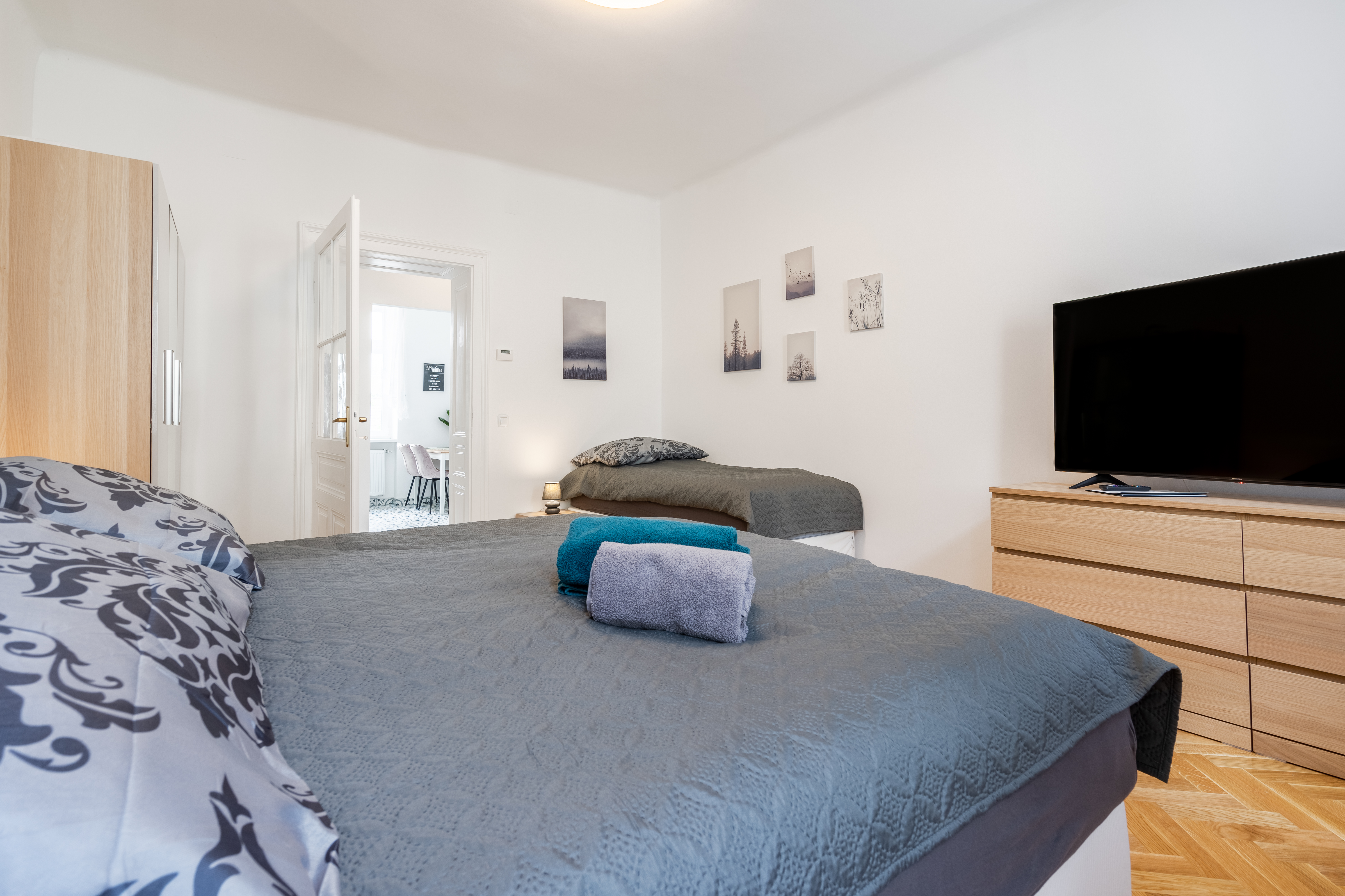 Monteurwohnung - Badezimmer: eigenes Bad - Niederösterreich - revLIVING Montageluxus Secundus