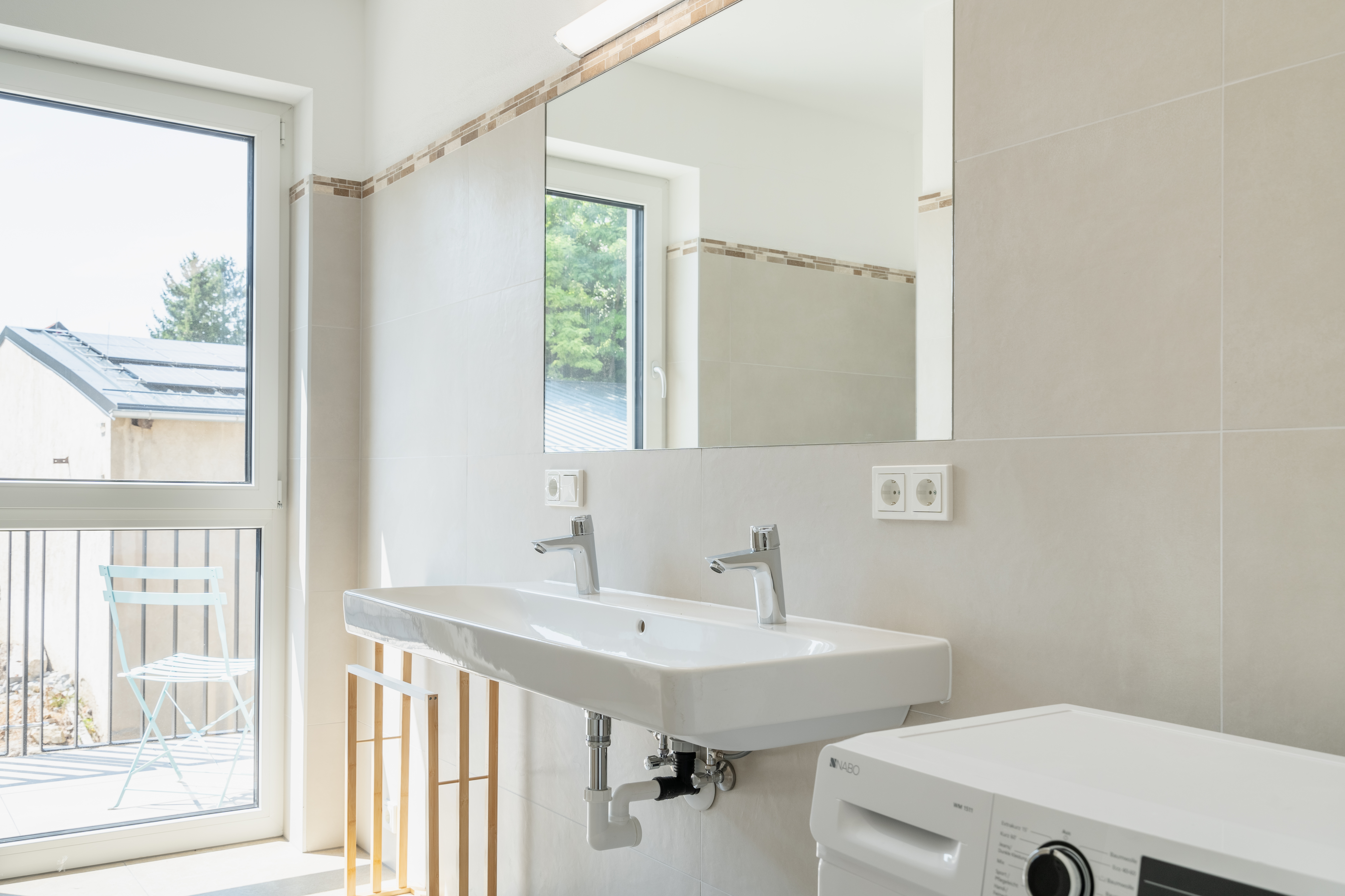 Monteurzimmer: revLIVING Montageluxus Premium The Lodge