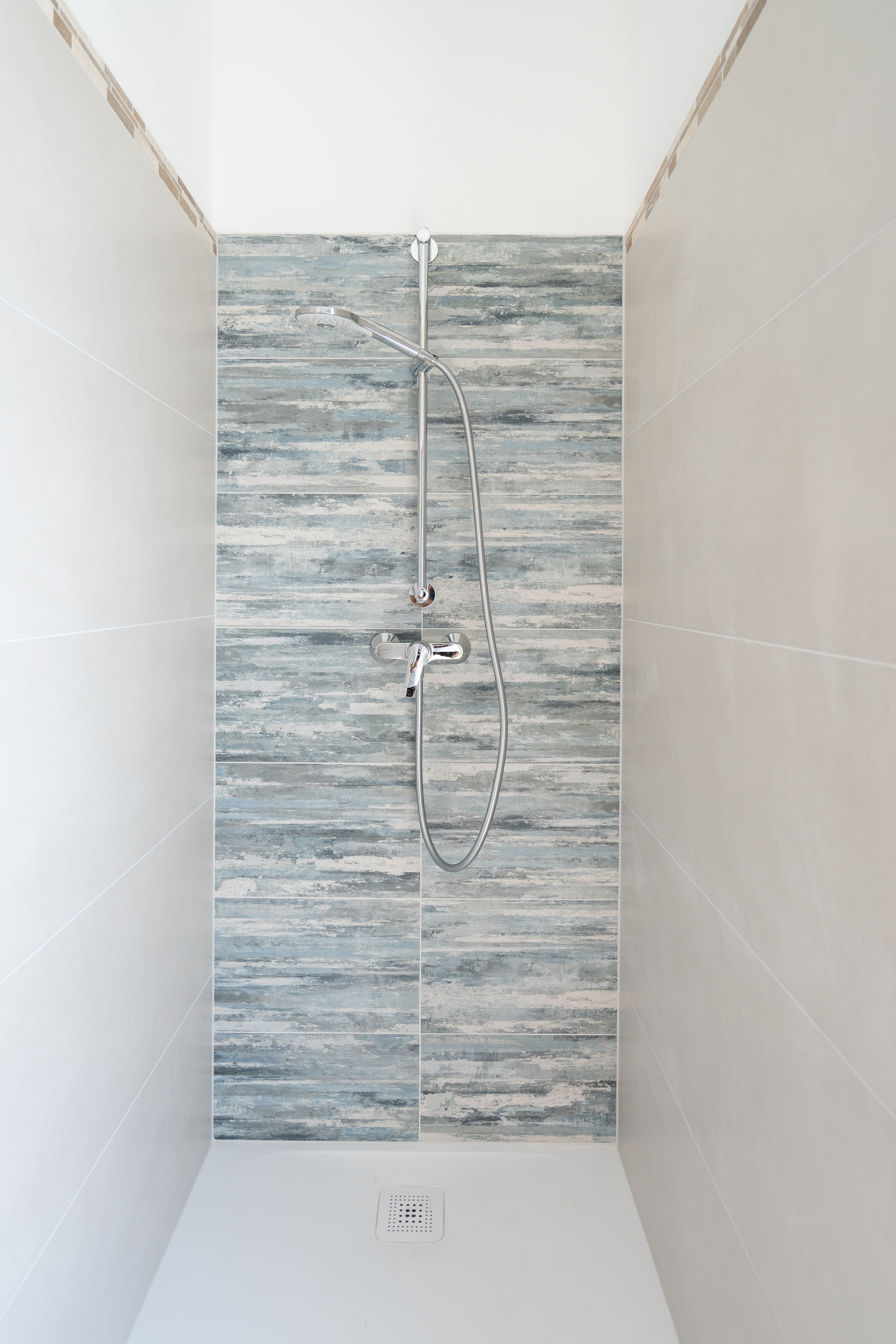 Monteurzimmer: revLIVING Montageluxus Premium The Lodge