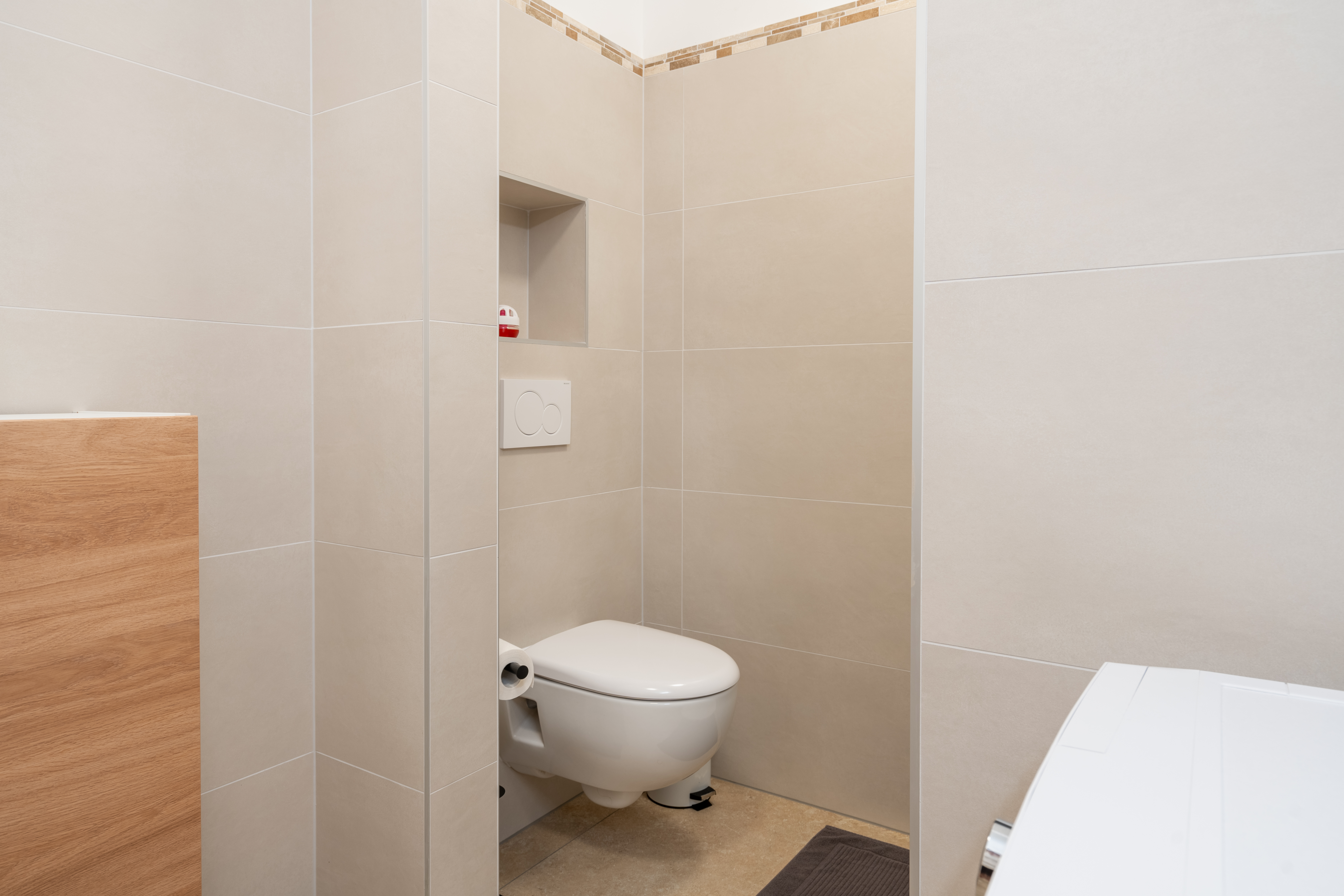 Monteurzimmer: revLIVING Montageluxus Premium Decimus