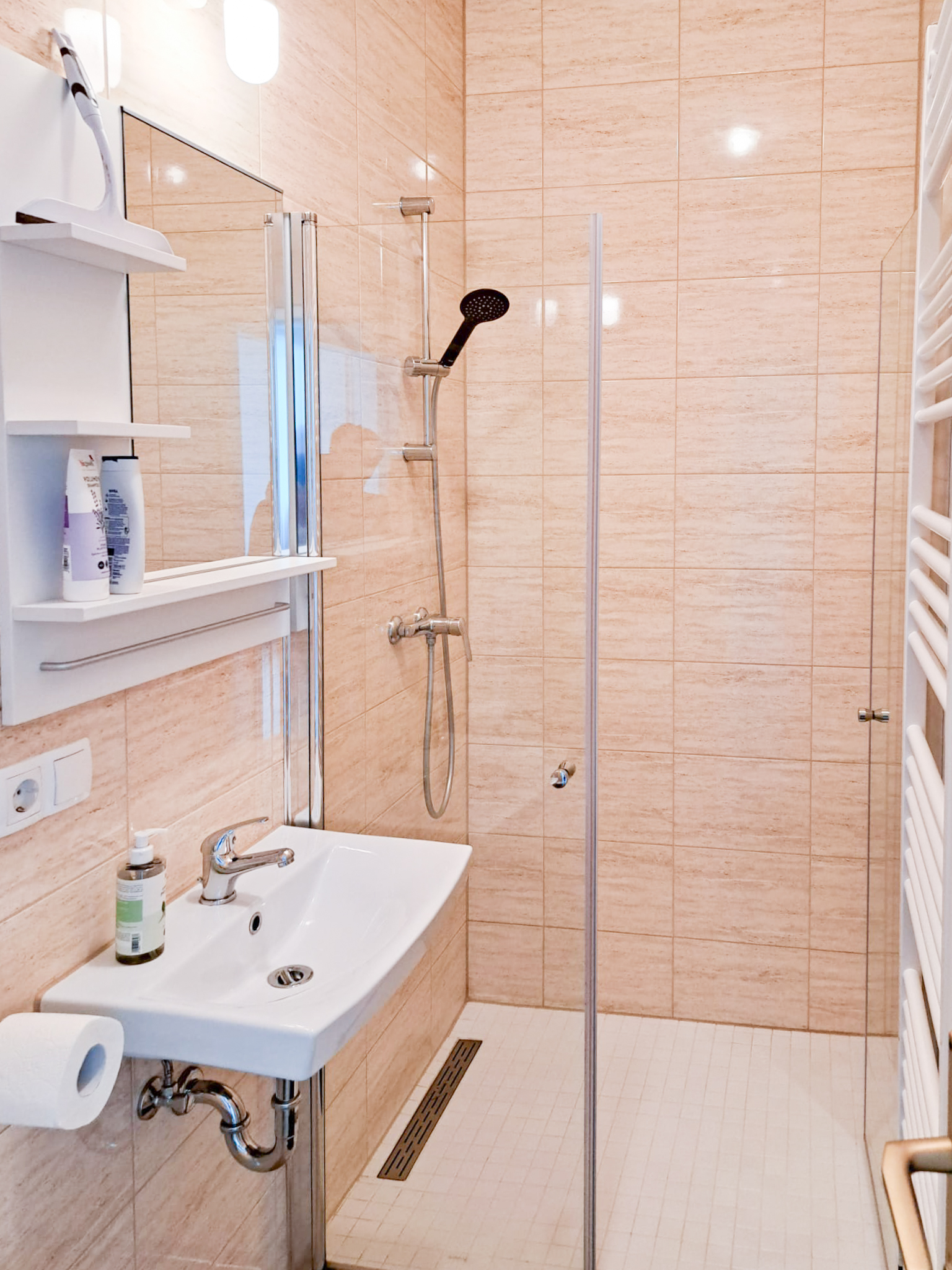 Monteurzimmer: revLIVING Montageluxus Tertius