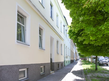 Monteurwohnung - PLZ 2482 (Österreich) - Apartment Haus Strassen Ansicht - Domizil Wien - Cityapartments