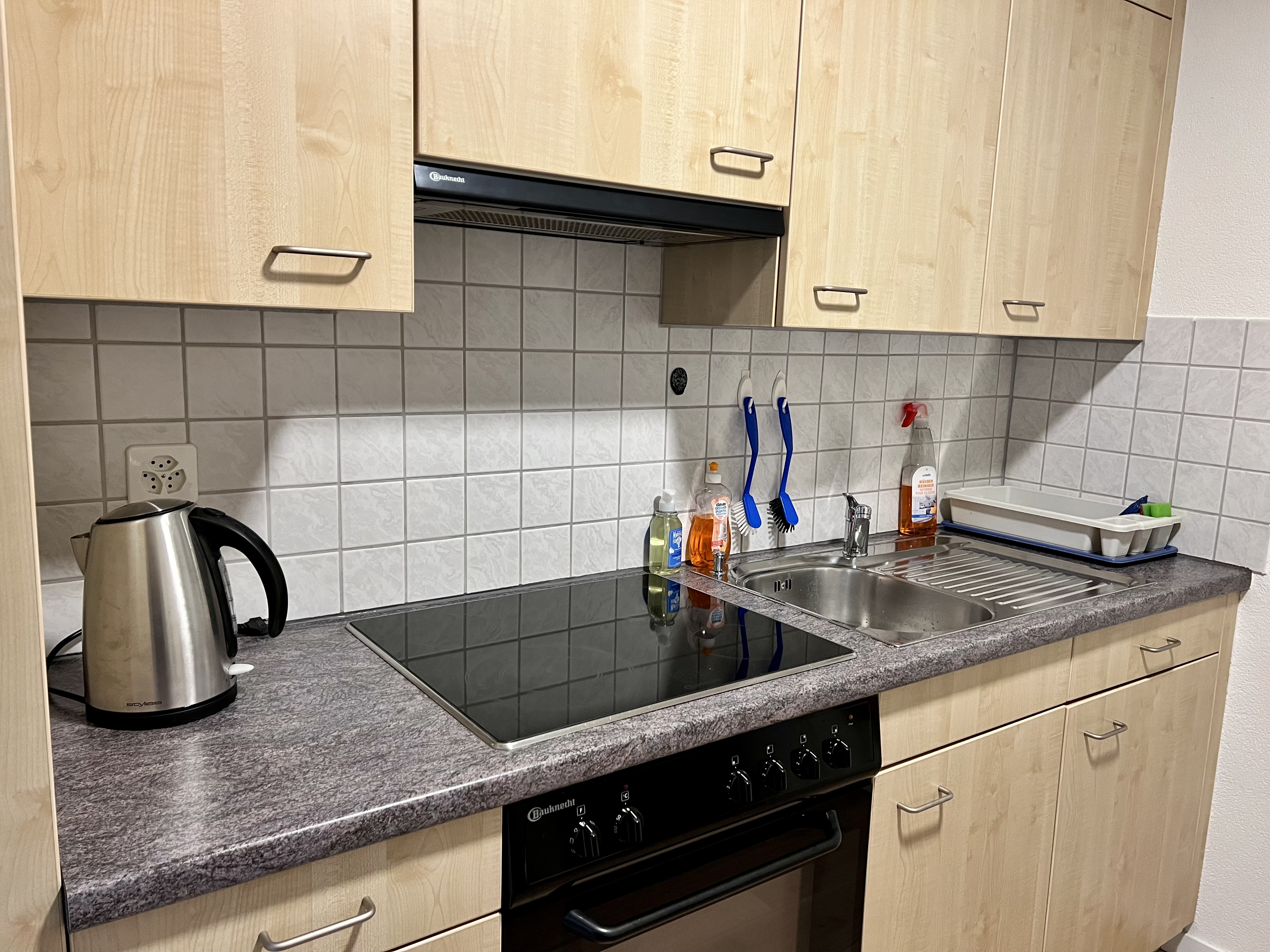 Monteurwohnung - Region Bodensee - Küche - Möblierte Zimmer Blattenweg