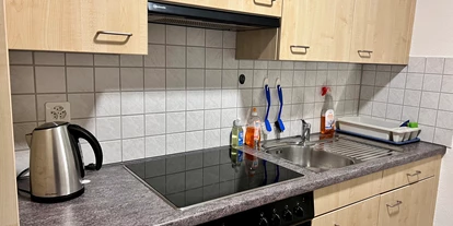 Monteurwohnung - Küche: Küchenmitbenutzung - Schweiz - Küche - Möblierte Zimmer Blattenweg
