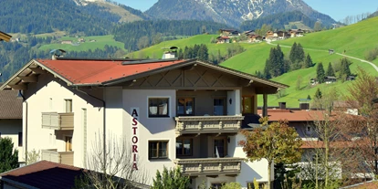 Monteurwohnung - Einzelbetten - Tirol - Apartment Wildschoenau  - sehr grosse Ferienwohnung fuer 6 - 8 Personen - voll ausgestattet in Topp Lage - nahe Supermarkt und uvm. 
Waschküche mit Waschmaschine und Trockner sowie genügend Parkplätze, Garten und Gartenlaube vorhanden.  - Ferienwohnung fuer 6 - 8 Personen - sehr groß und guenstig