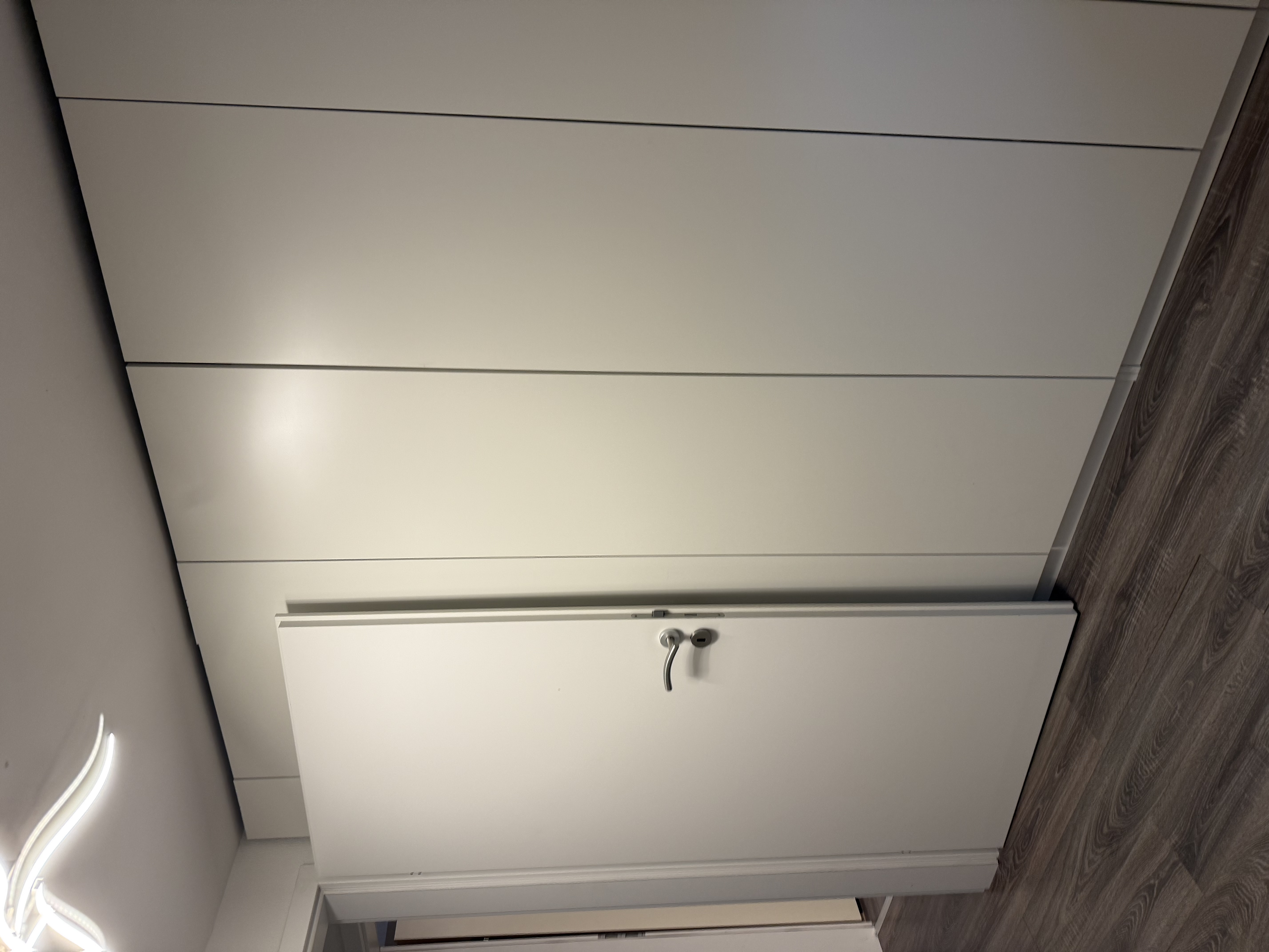 Monteurwohnung - Balkon - Duisburg - 1.Schlafzimmer  - Dachgeschosswohnung 