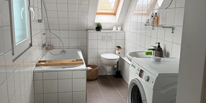 Monteurwohnung - Waschmaschine - Deutschland - Badezimmer - Dachgeschosswohnung
