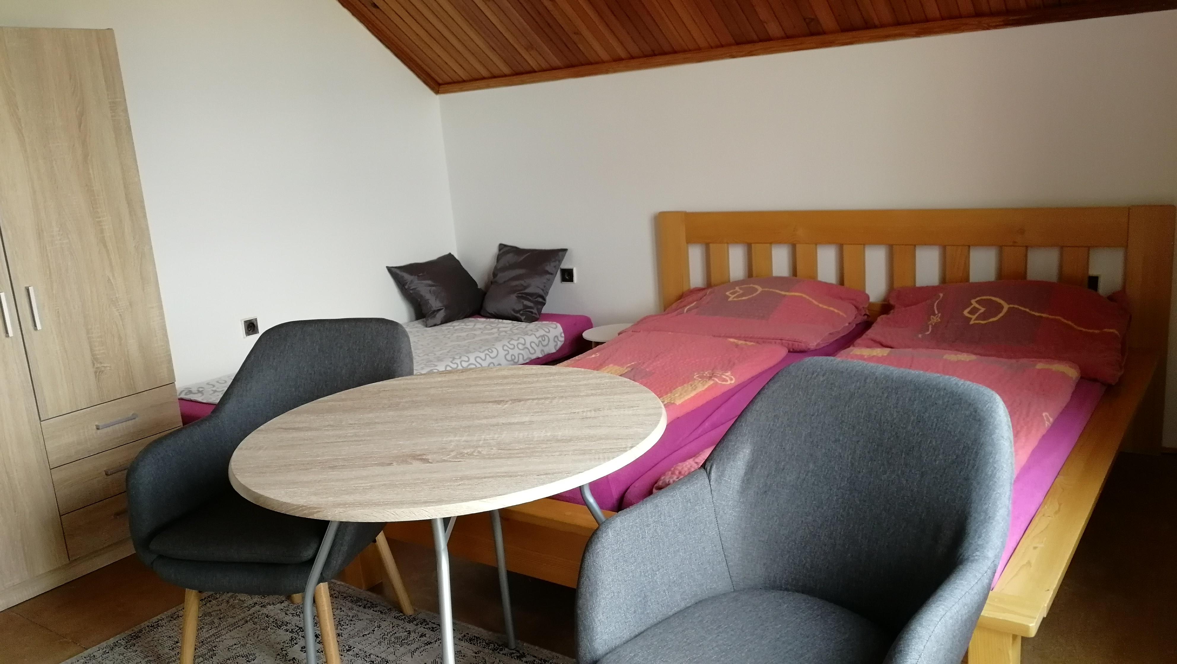 Monteurzimmer: Holín