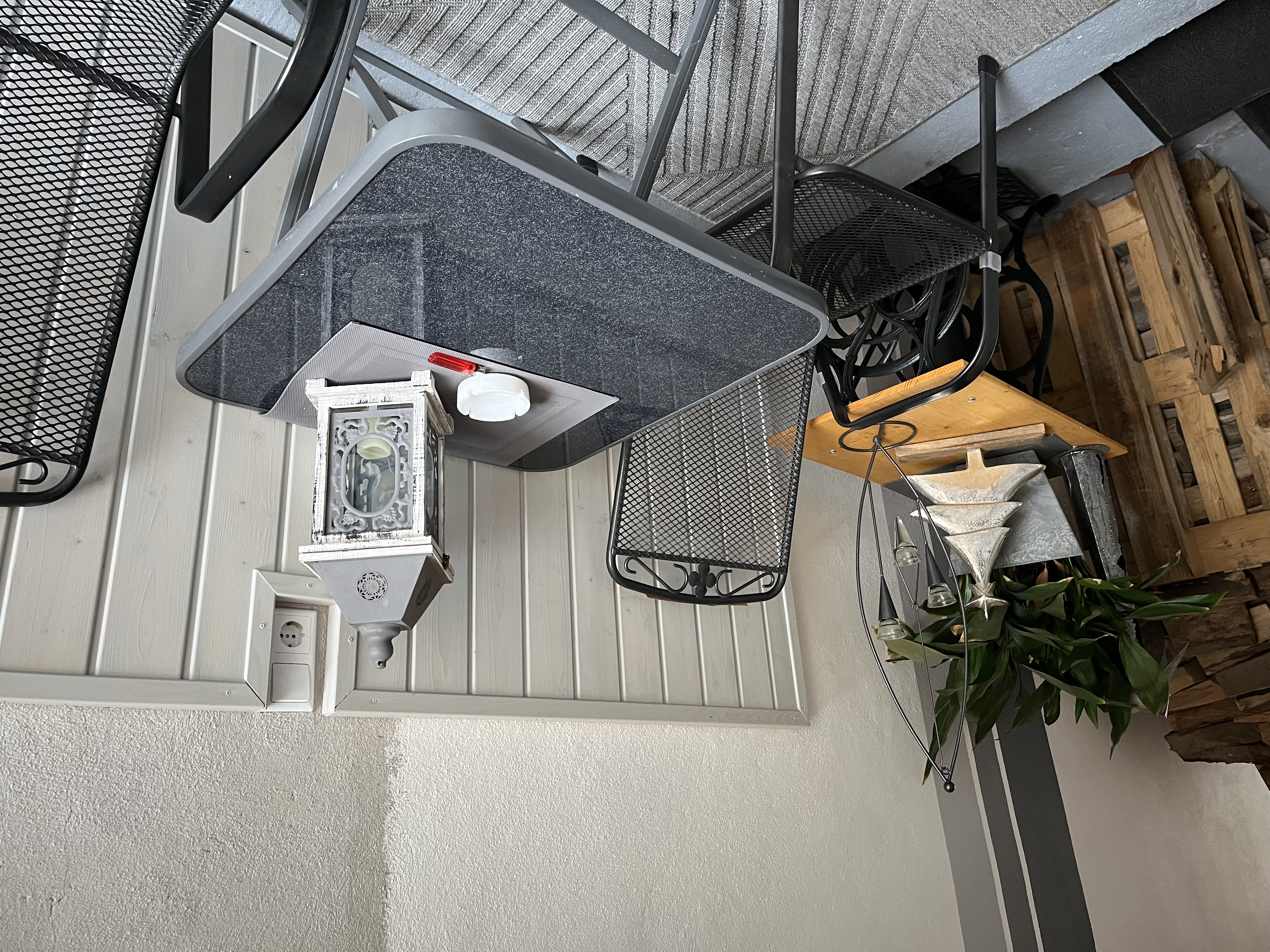 Monteurzimmer: Überdachter Sitzplatz - Haus Höhn