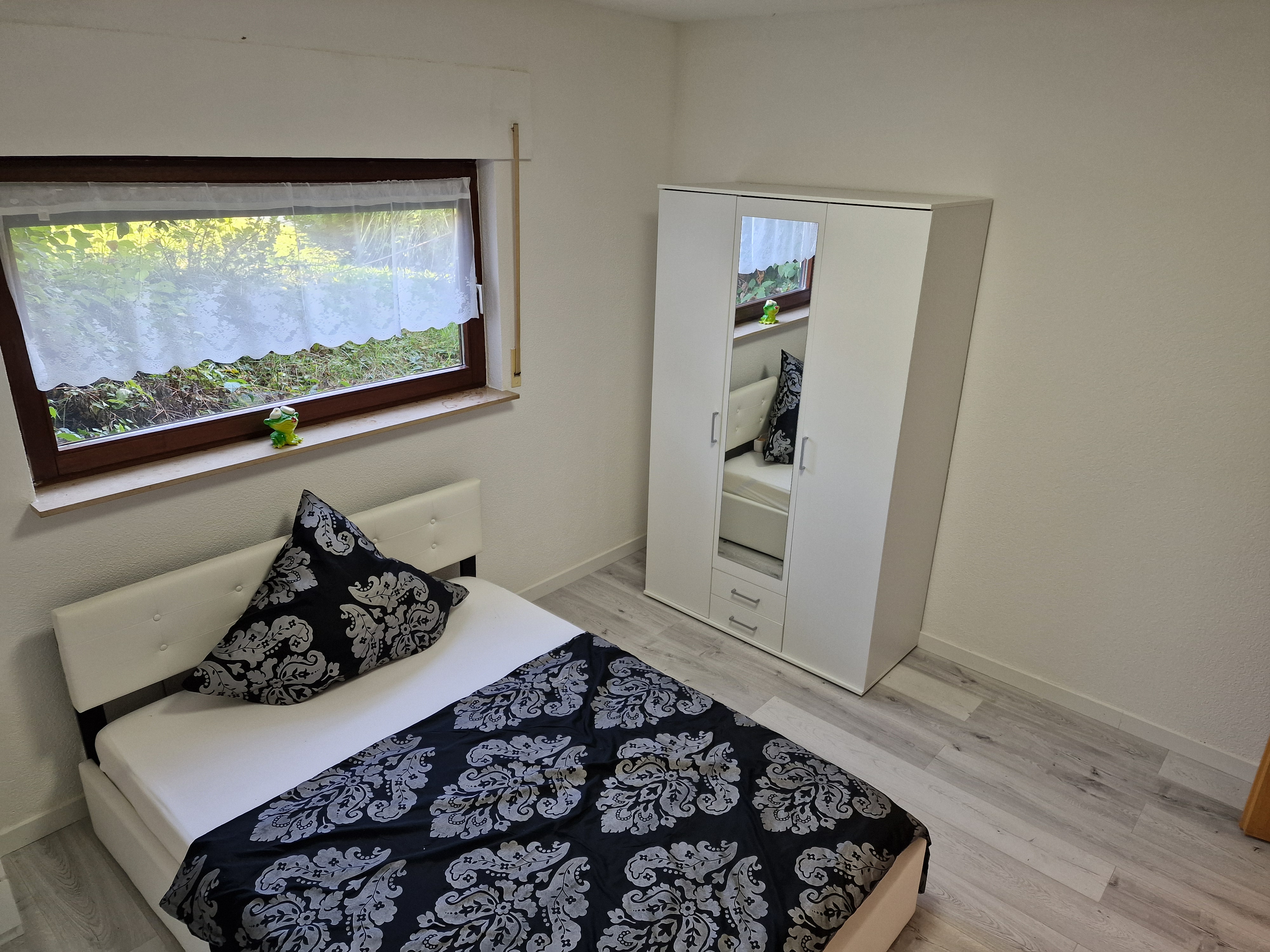 Monteurwohnung - Einzelbetten - Baden-Württemberg -  Haus Sonnenschein Monteurzimmer 2 