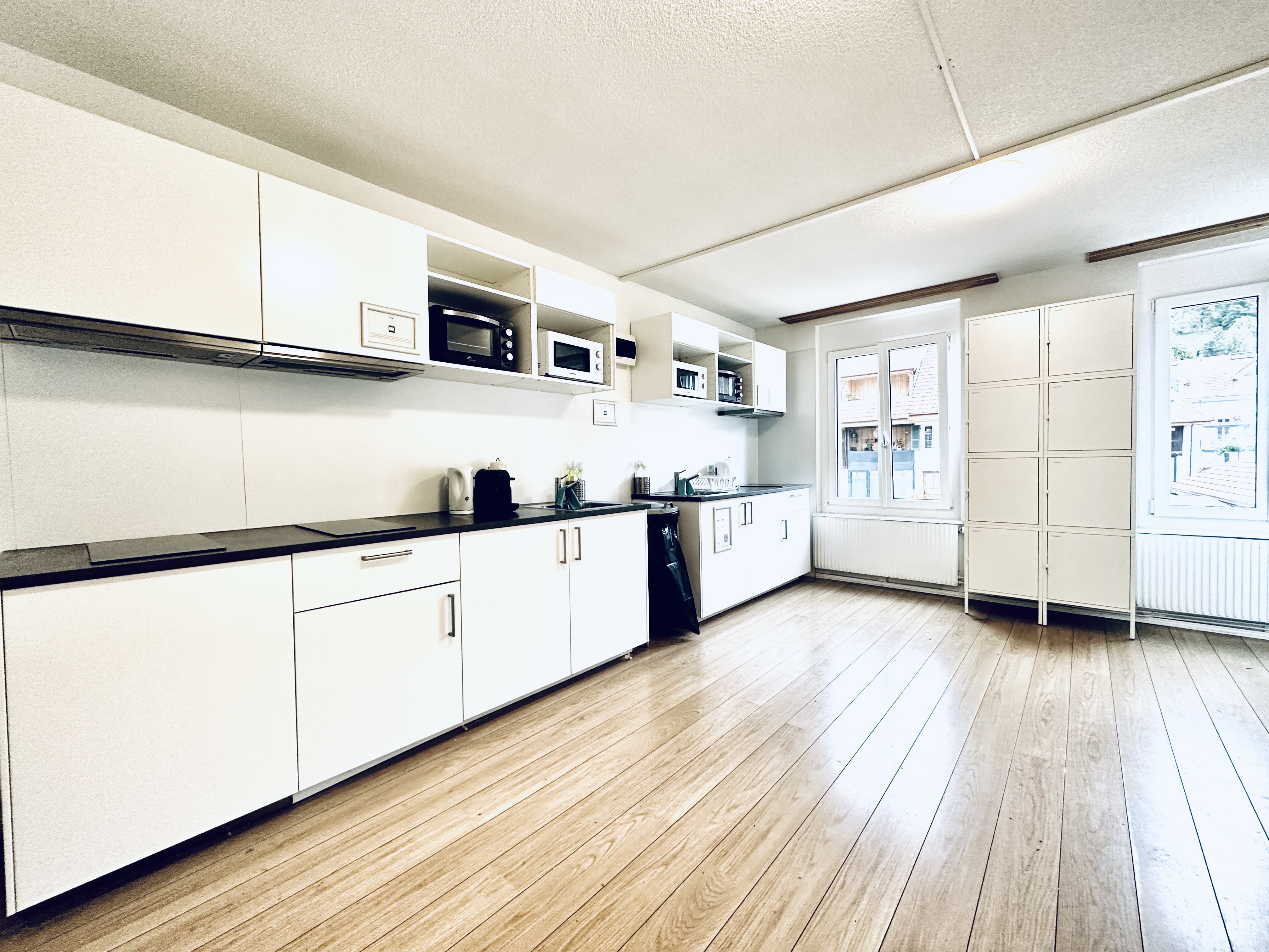 Monteurzimmer: Allgemeinküche - Möblierte Einzel- und Zweibettzimmer Lengnau