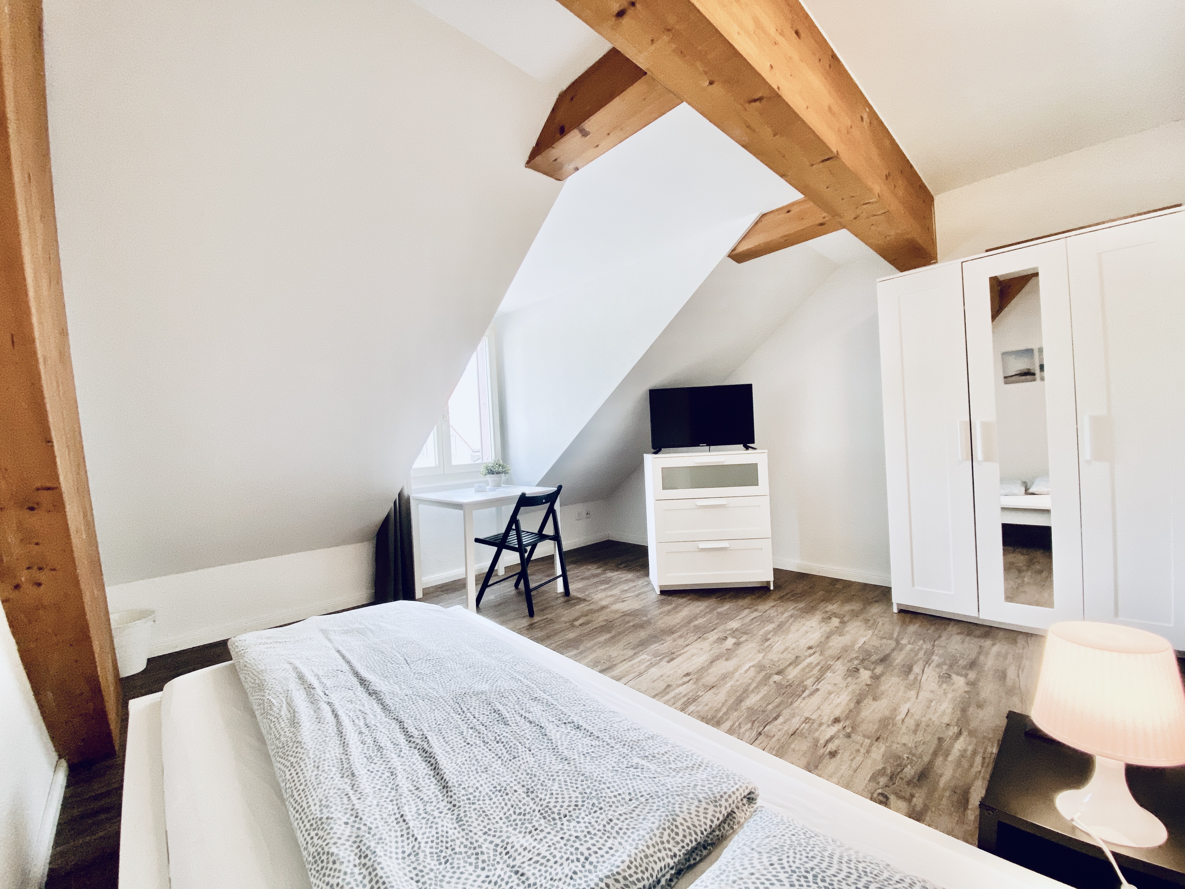 Monteurwohnung - Kühlschrank - Schweiz - Einzelzimmer - Möblierte Einzel- sowie Zweibettzimmer Flumenthal