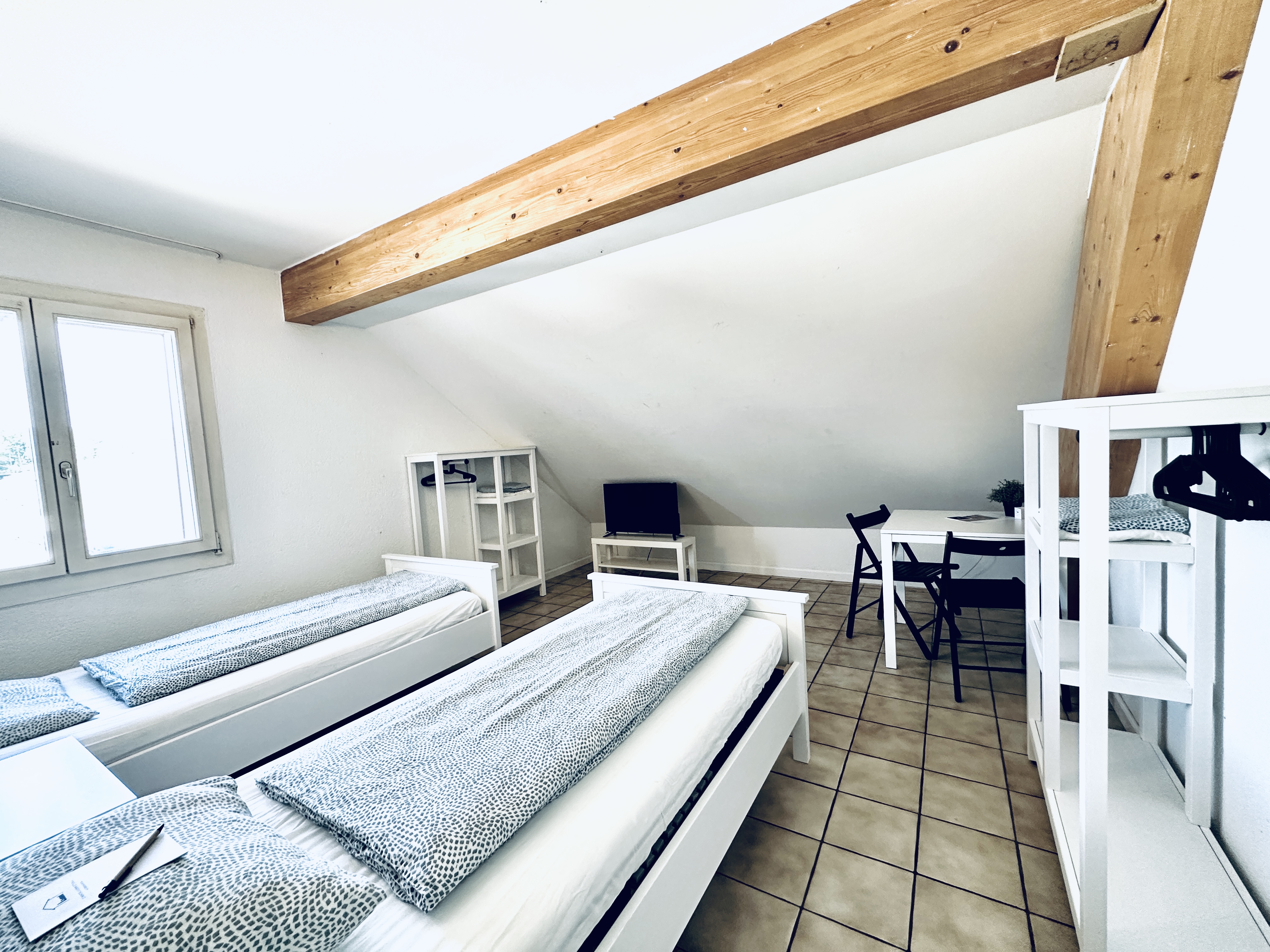 Monteurzimmer: Zweibettzimmer - Möblierte Einzel- sowie Zweibettzimmer Flumenthal