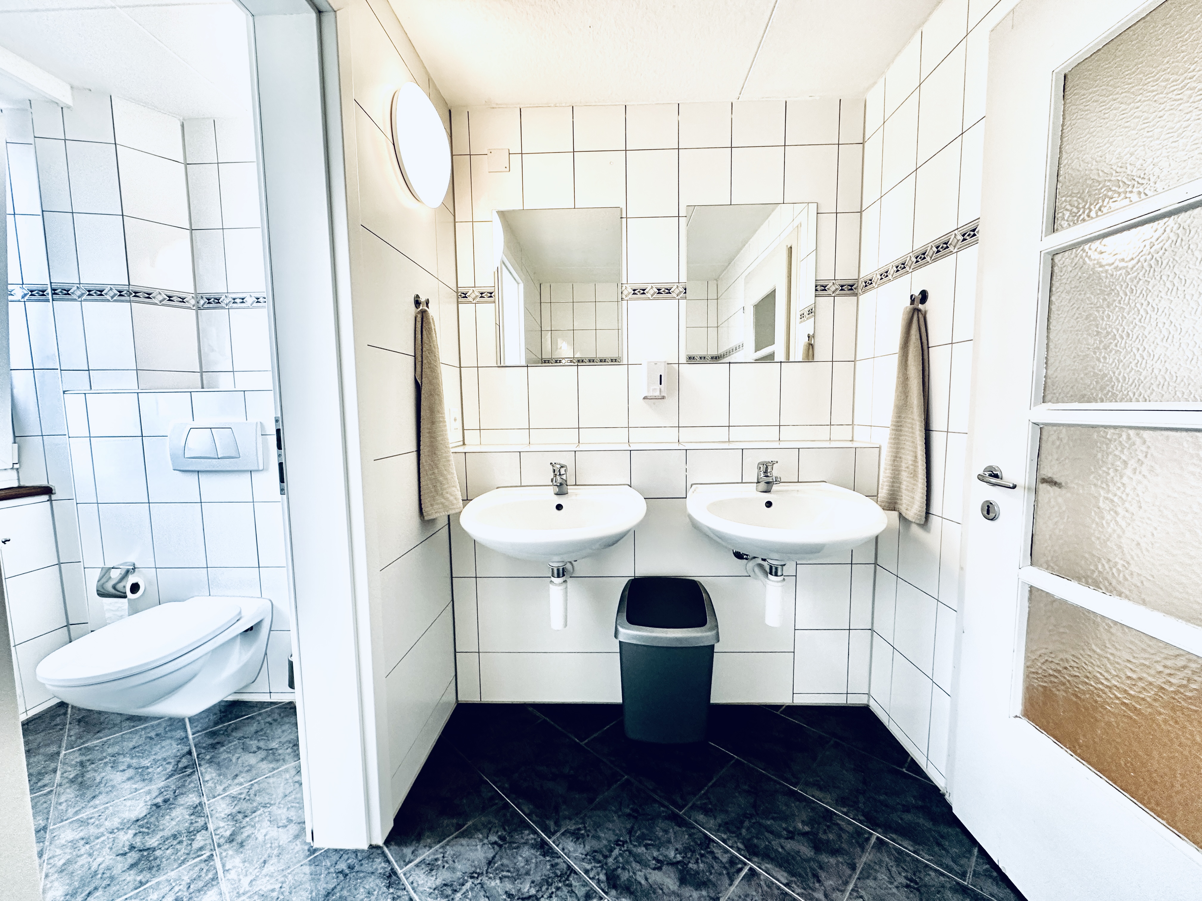 Monteurzimmer: Allgemeinbad - Möblierte Einzel- sowie Zweibettzimmer Flumenthal