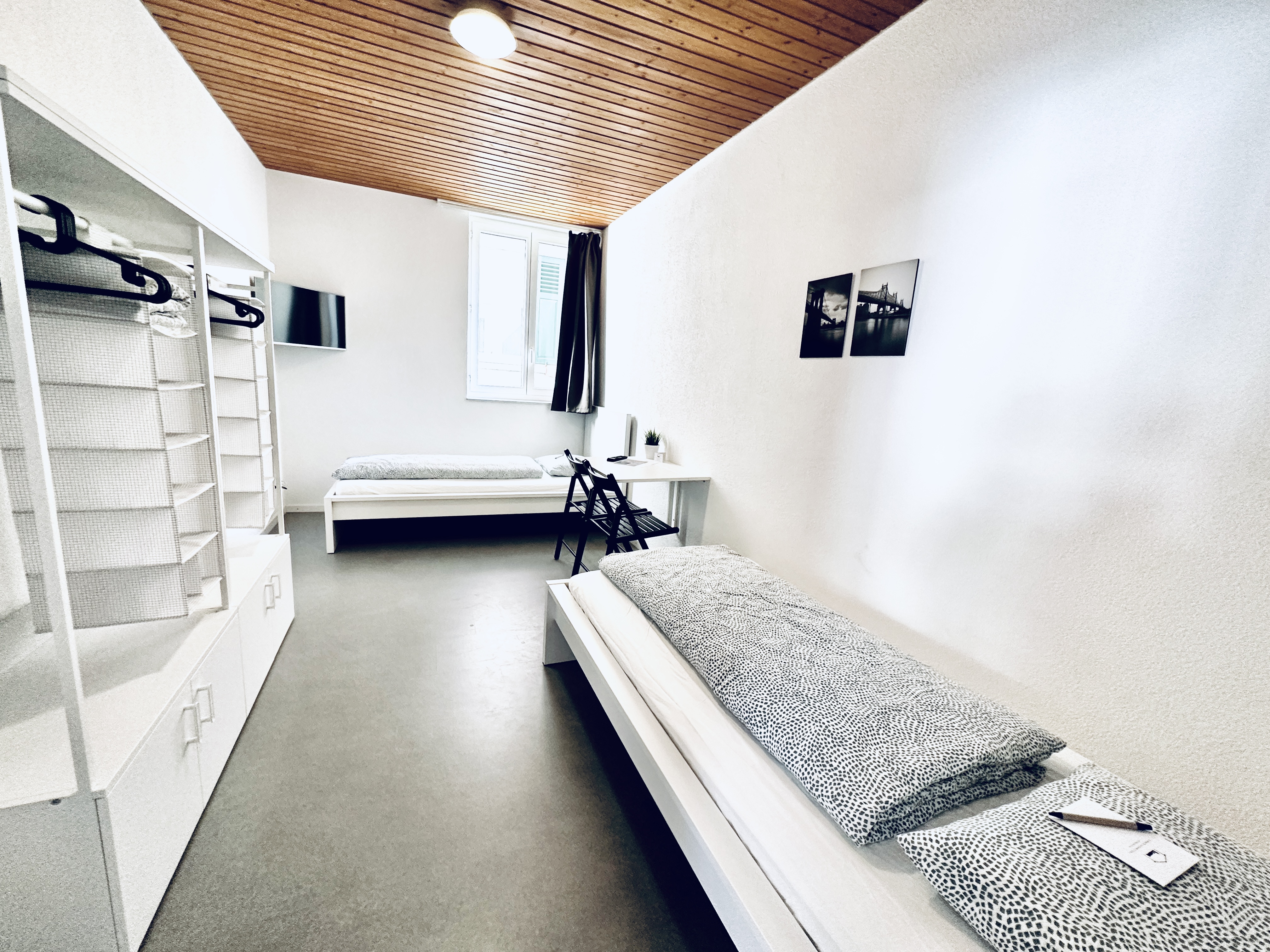 Monteurzimmer: Zweibettzimmer - Möblierte Monteur Einzel- und Zweibettzimmer Balsthal