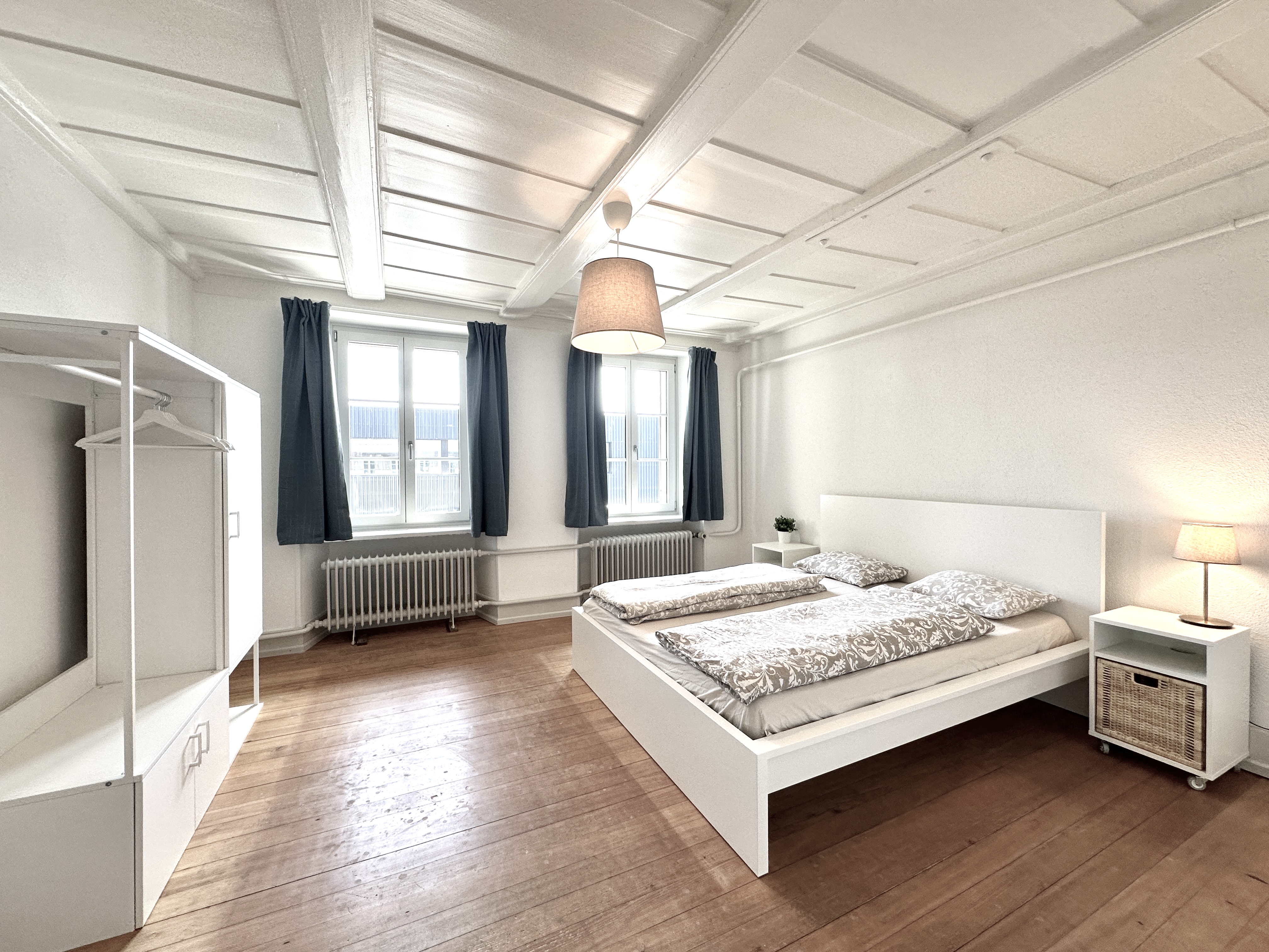 Monteurwohnung - Kühlschrank - Schweiz - Schlafzimmer - Möbliertes Business Apartment Oberbipp