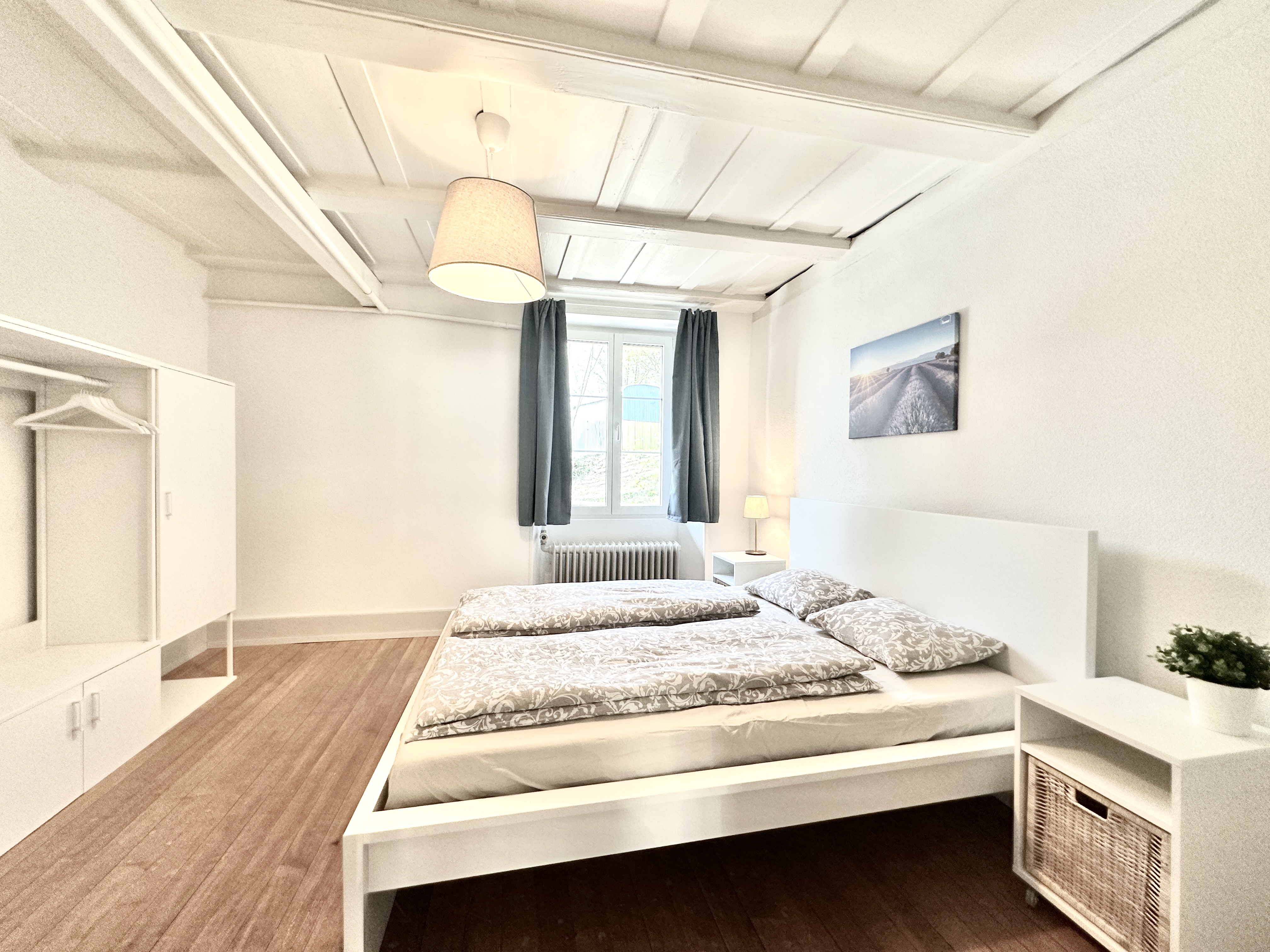 Monteurwohnung - Kühlschrank - Schweiz - Schlafzimmer - Möbliertes Business Apartment Oberbipp