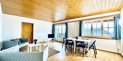 Monteurwohnung - Niederbipp - Wohn- Esszimmer - Möblierte Gruppen Apartments Günsberg #5, #6, #8, #9