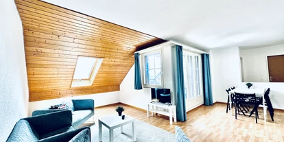 Monteurwohnung - Niederbipp - Wohn- Esszimmer - Möblierte Gruppen Apartments Günsberg #5, #6, #8, #9