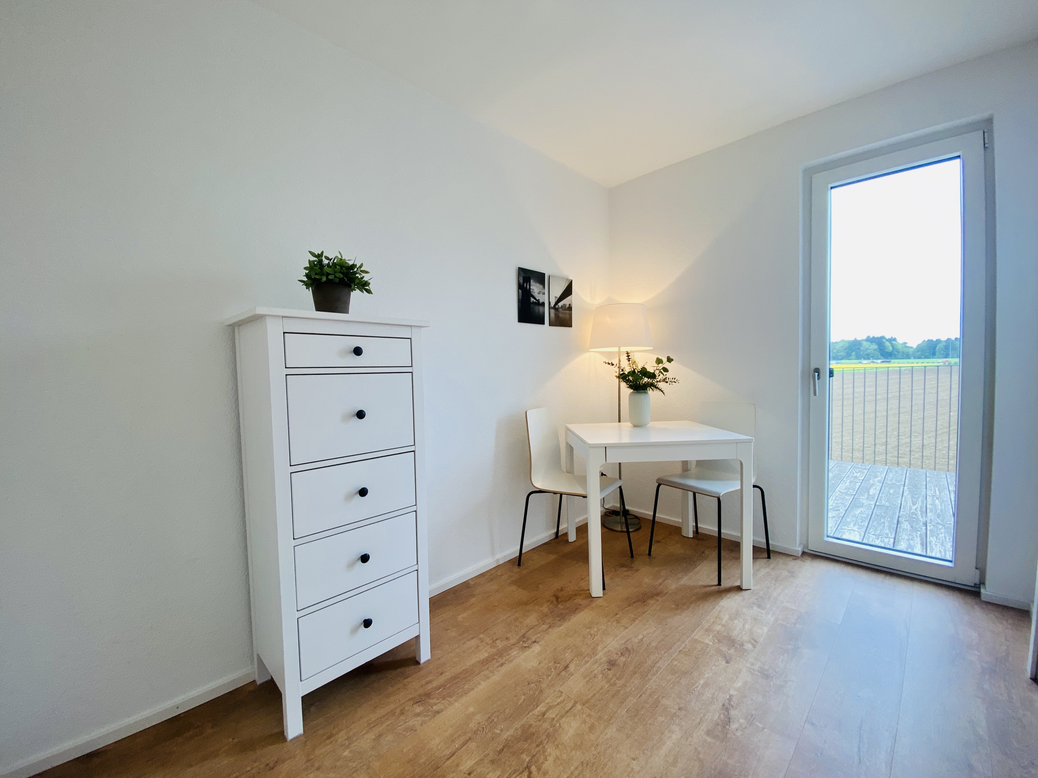 Monteurzimmer: Einzelzimmer / Büro - Möbliertes Business Apartment / Tiny House
