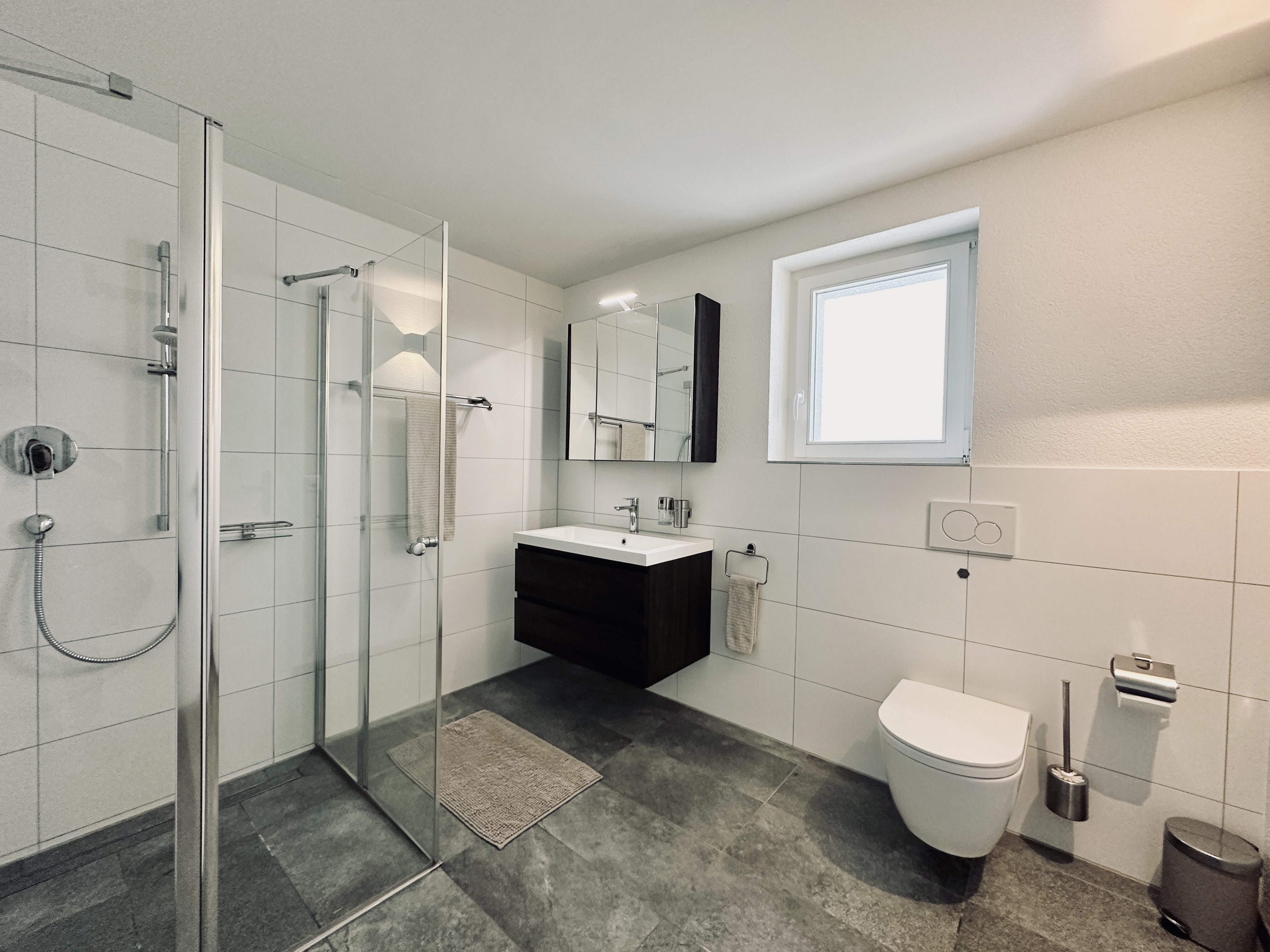 Monteurzimmer: Badezimmer - Möbliertes Business Apartment Günsberg #4