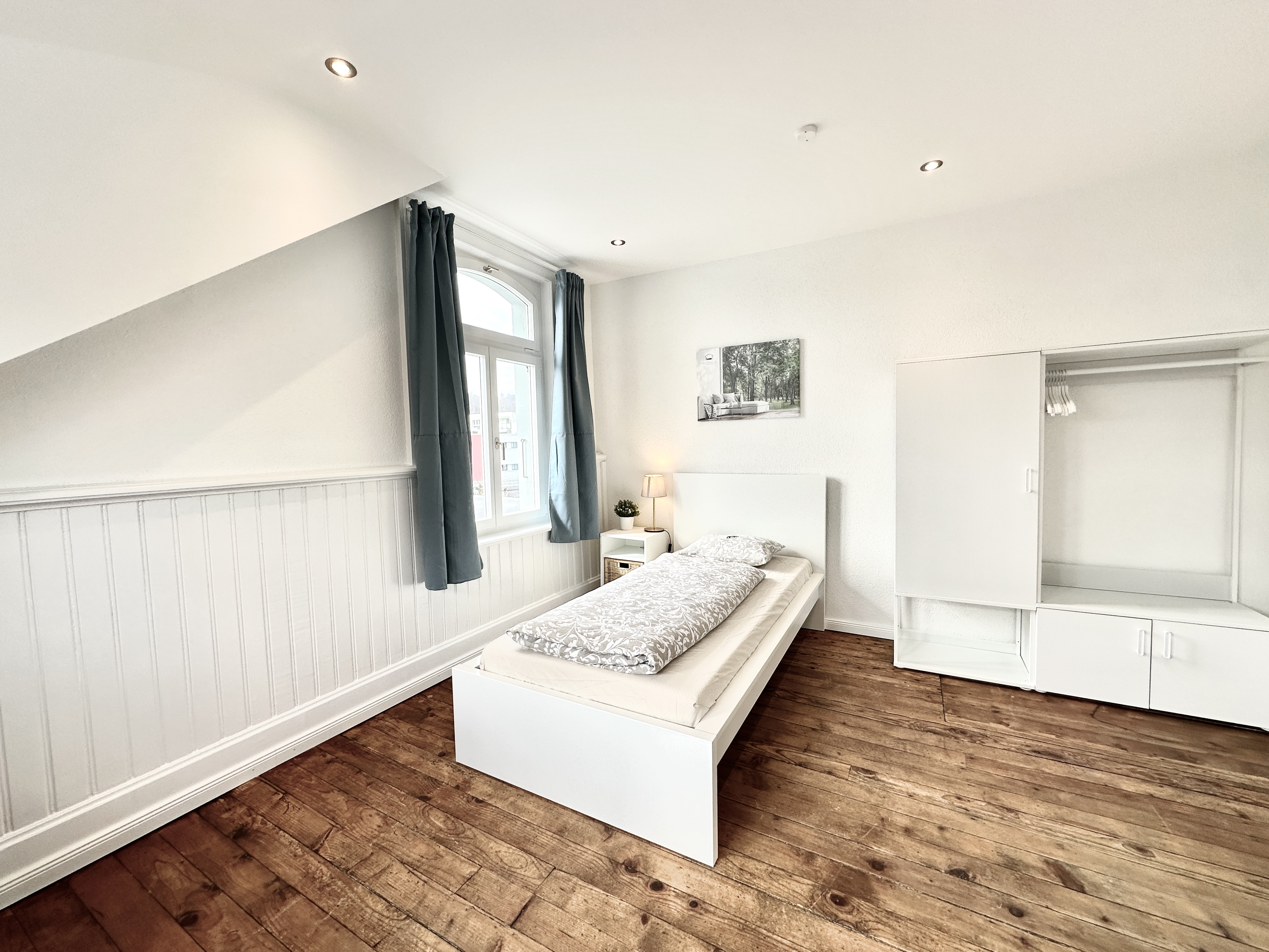 Monteurwohnung - Kühlschrank - Schweiz - Schlafzimmer - Möbliertes Business Apartment Niederbipp #3