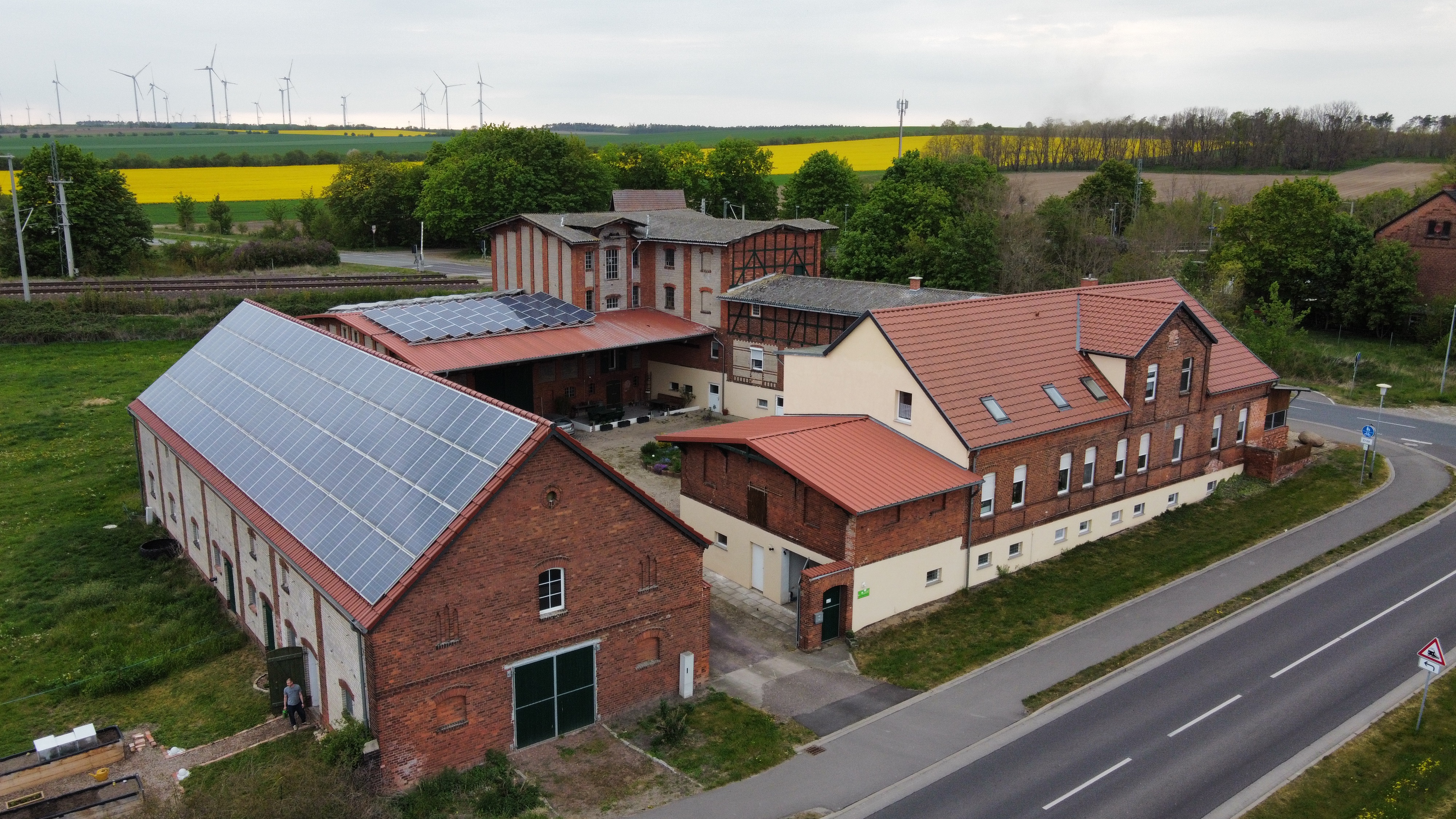 Monteurwohnung - Kühlschrank - Sachsen-Anhalt - Der Ferienhof von oben - Ferienhof-Duwe - FeWo 1/2