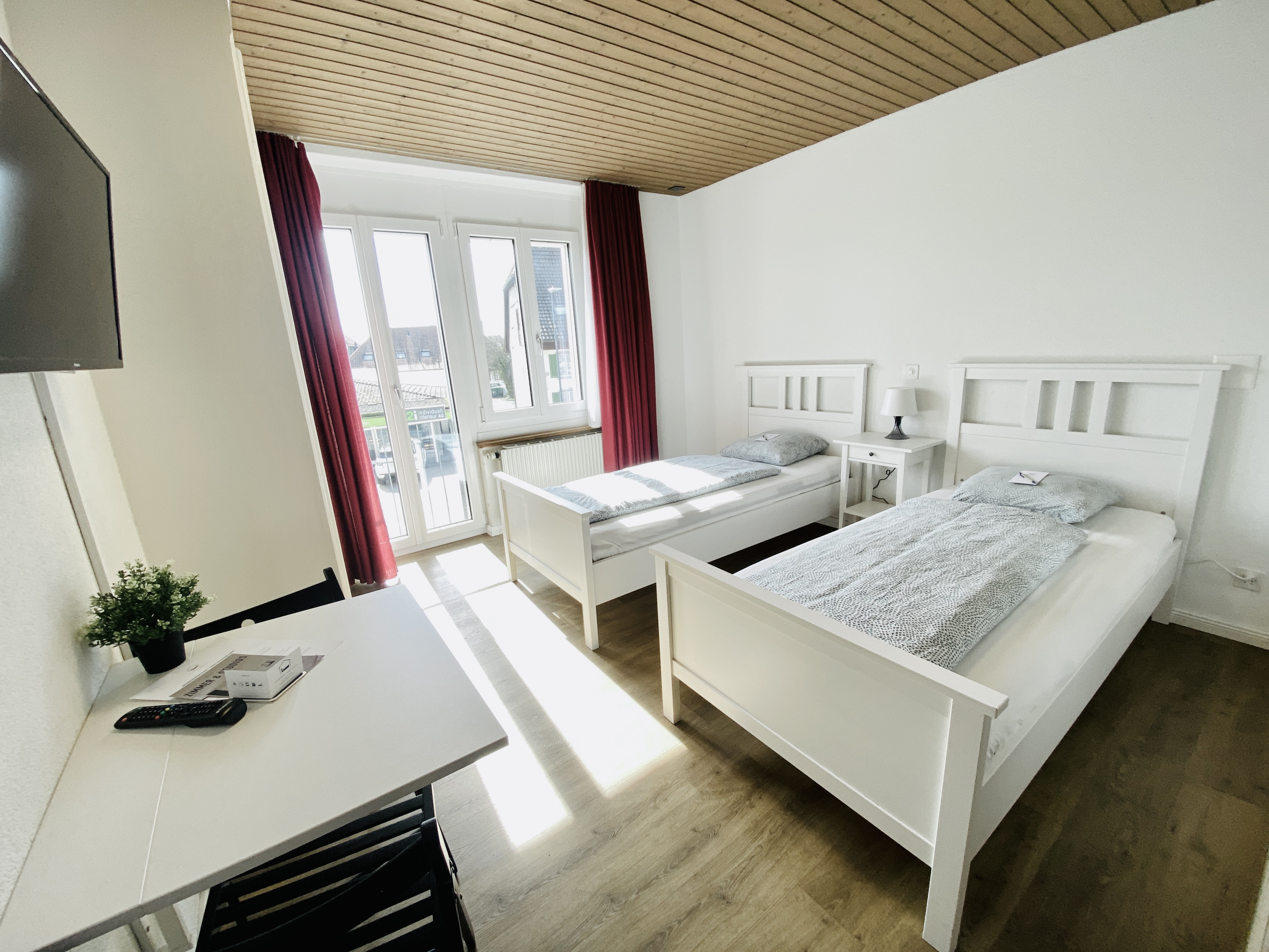 Monteurwohnung - Kühlschrank - Schweiz - Zweibettzimmer - Möblierte Monteur Einzel- und Zweibettzimmer mit Badezimmer Lengnau