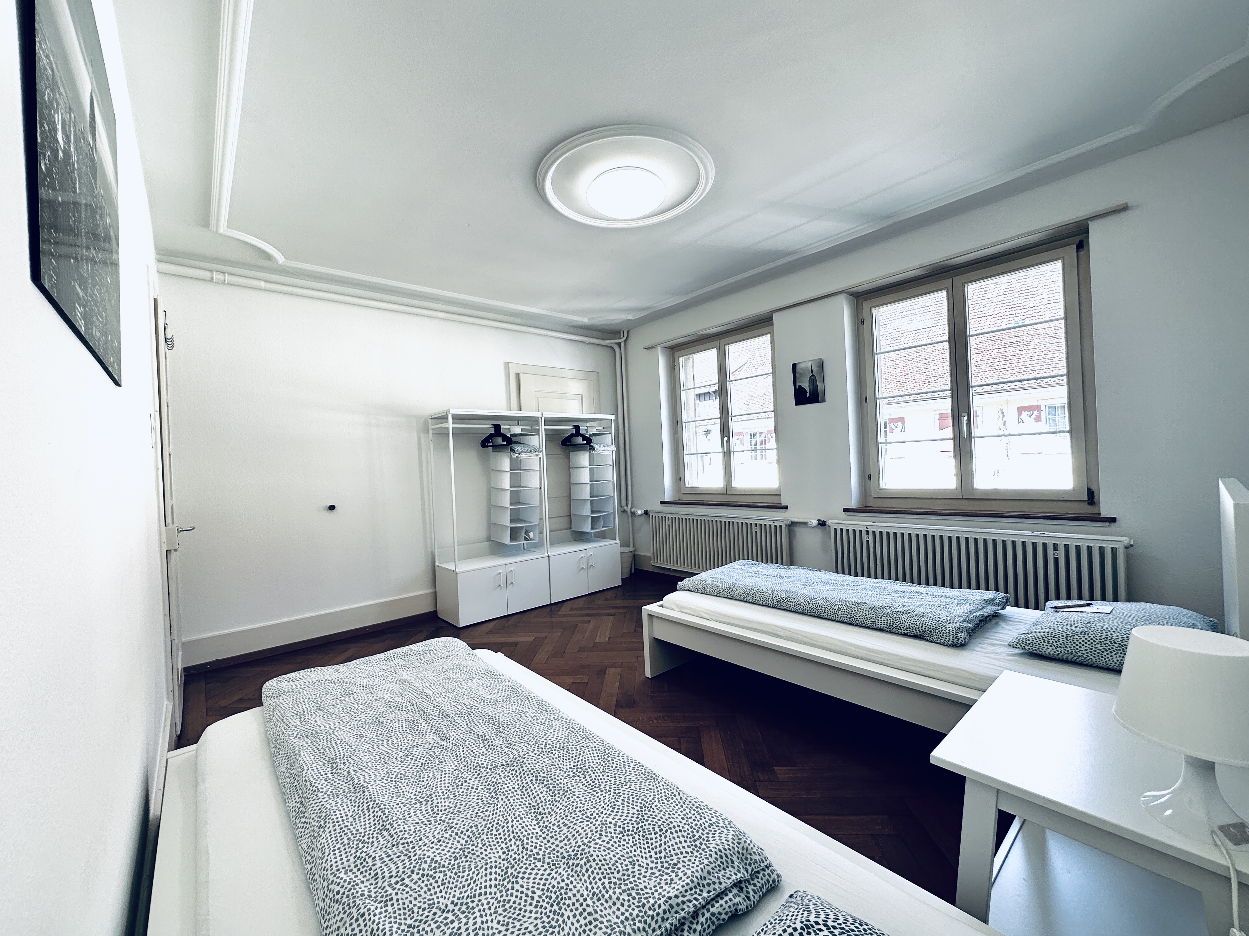 Monteurwohnung - Kühlschrank - Schweiz - Zweibettzimmer - Möblierte Gruppen Apartments Balsthal