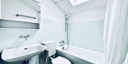 Monteurwohnung - Niederbipp - Badezimmer - Gruppen Apartments Deitingen, Neumattstrasse #5 & #6