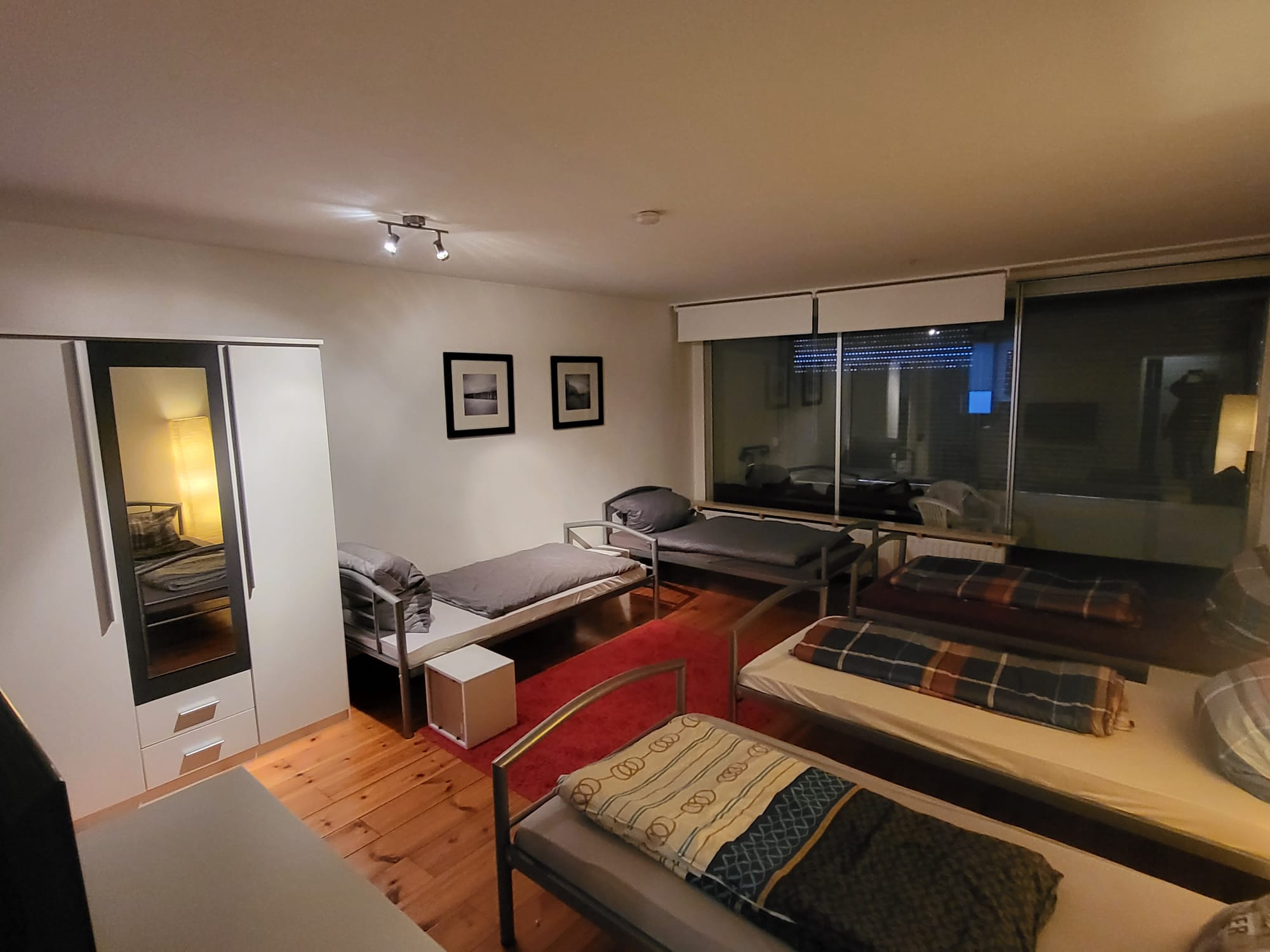 Monteurwohnung - Kaffeemaschine - Neuss - Monteurzimmer - Kurzzeitvermietung