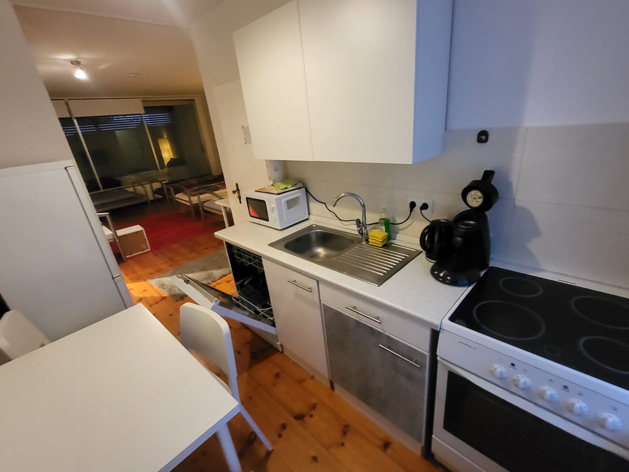 Monteurwohnung - Kaffeemaschine - Neuss - Monteurzimmer - Kurzzeitvermietung