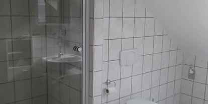 Monteurwohnung - Markt Erlbach - Dusche - Monteurzimmer Herzogenaurach