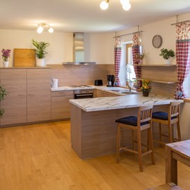 Monteurzimmer: gemütliche, große Küche OG - Ferienwohnung "Zellbachblick"