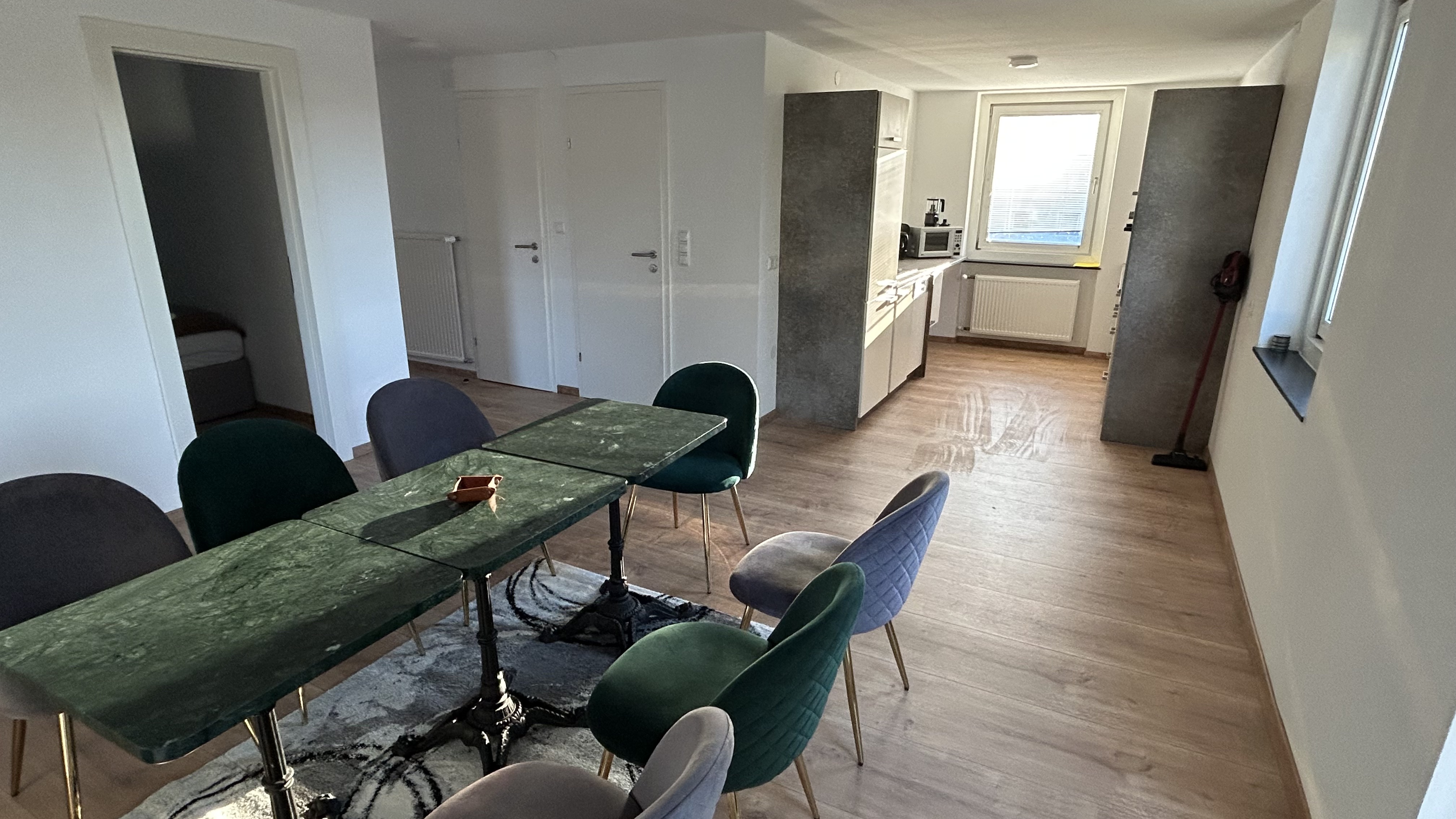 Monteurwohnung: Wohn/Essbereich - Monteurwohnung für bis zu 7 Personen 