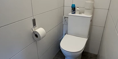 Monteurwohnung - Parkplatz: eigener Parkplatz vorhanden - Österreich - WC - Monteurwohnung für bis zu 7 Personen